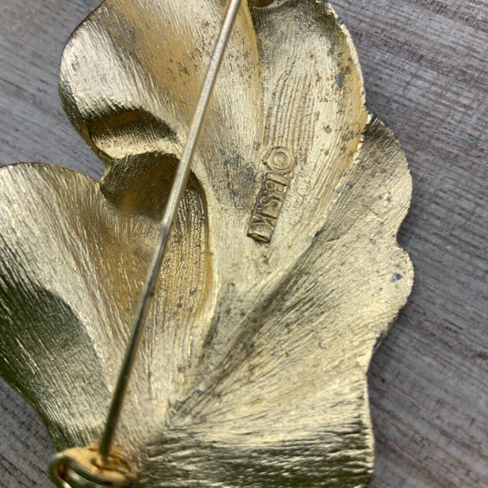 BSK Vintage Brushed Textured Gold Tone Leaf Brooch Pin - Picture 5 of 8